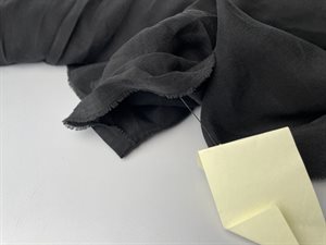 Creppet silke - sort og let